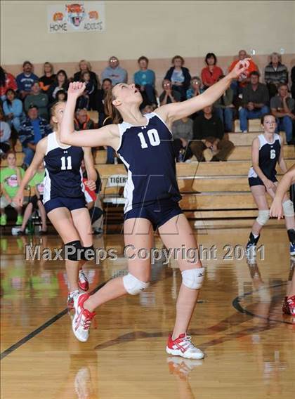 Thumbnail 2 in Unity vs. Webster (WIAA Regional Semi-Finals) photogallery.