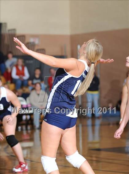 Thumbnail 2 in Unity vs. Webster (WIAA Regional Semi-Finals) photogallery.