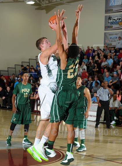 Thumbnail 3 in Long Beach Poly vs. Jackson (MaxPreps Holiday Classic) photogallery.