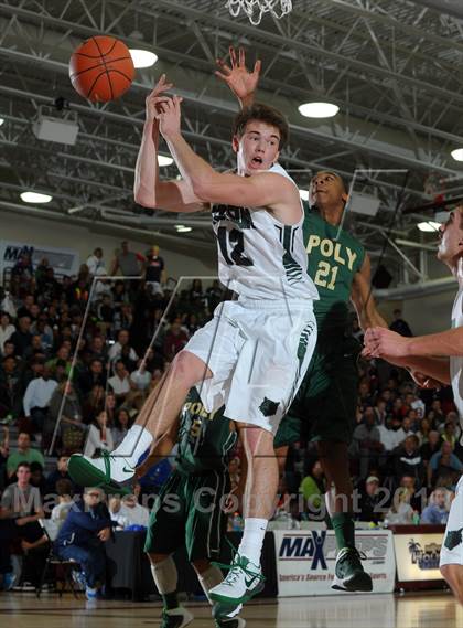 Thumbnail 2 in Long Beach Poly vs. Jackson (MaxPreps Holiday Classic) photogallery.
