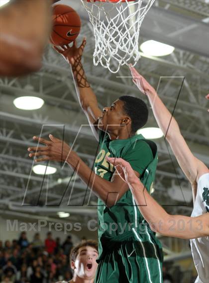 Thumbnail 2 in Long Beach Poly vs. Jackson (MaxPreps Holiday Classic) photogallery.