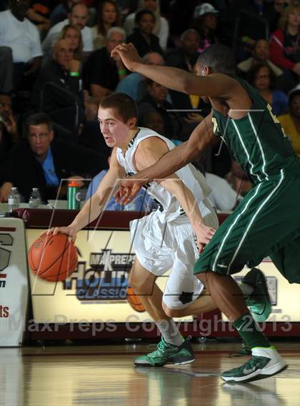 Thumbnail 2 in Long Beach Poly vs. Jackson (MaxPreps Holiday Classic) photogallery.