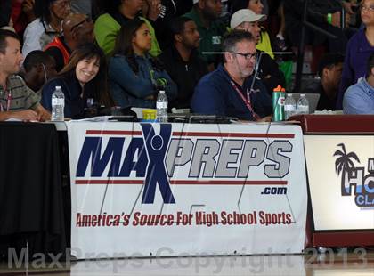 Thumbnail 2 in Long Beach Poly vs. Jackson (MaxPreps Holiday Classic) photogallery.