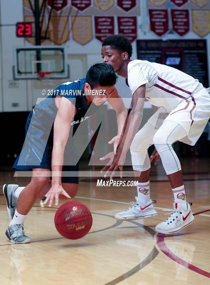 Thumbnail 2 in Oaks Christian vs Camarillo (CIF 1st First Round Playoff) photogallery.