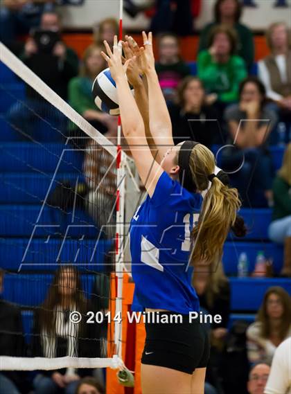 Thumbnail 1 in Cornwall Central vs. Wallkill (Section 9 Class A Final) photogallery.