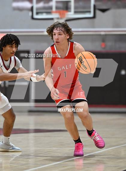 Thumbnail 2 in Galt vs. Laguna Creek (916 vs. 209 Challenge) photogallery.