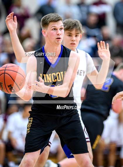 Thumbnail 1 in Whitney vs. Lincoln (CIF SJS D2 Playoff) photogallery.