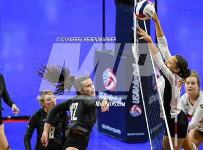 Thumbnail 1 in D'Evelyn vs Coronado (CHSAA 4A Pool Play) photogallery.