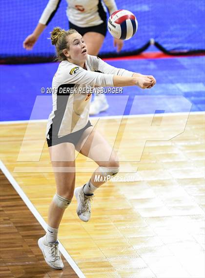 Thumbnail 3 in D'Evelyn vs Coronado (CHSAA 4A Pool Play) photogallery.