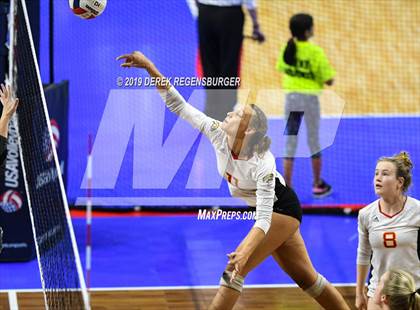 Thumbnail 3 in D'Evelyn vs Coronado (CHSAA 4A Pool Play) photogallery.