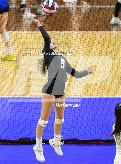 Thumbnail 2 in D'Evelyn vs Coronado (CHSAA 4A Pool Play) photogallery.