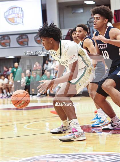 Thumbnail 2 in Grayson @ Perry (Spalding Hoophall Classic) photogallery.