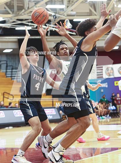 Thumbnail 2 in Grayson @ Perry (Spalding Hoophall Classic) photogallery.