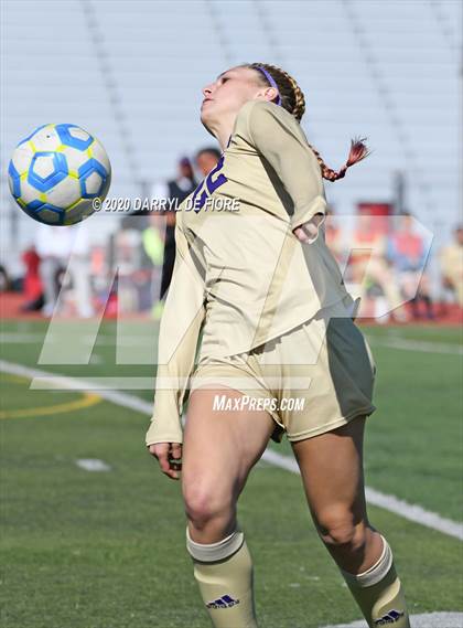 Thumbnail 2 in Salinas vs. Sacred Heart Prep (CIF CCS D4 Final) photogallery.