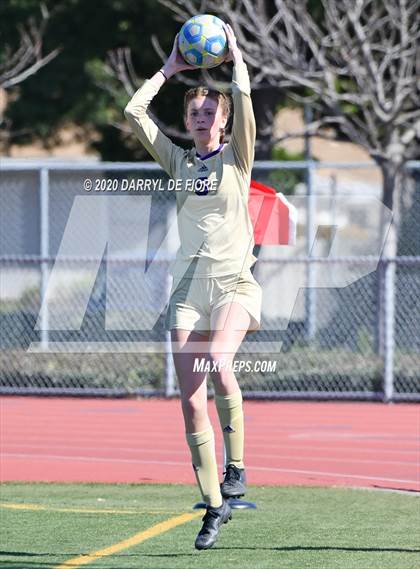 Thumbnail 2 in Salinas vs. Sacred Heart Prep (CIF CCS D4 Final) photogallery.