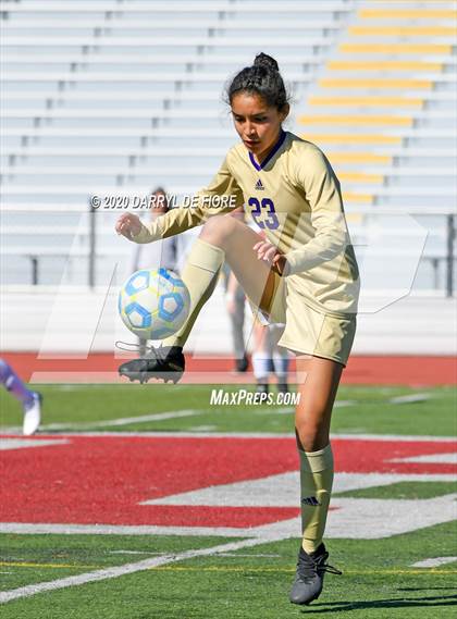 Thumbnail 2 in Salinas vs. Sacred Heart Prep (CIF CCS D4 Final) photogallery.