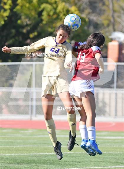 Thumbnail 2 in Salinas vs. Sacred Heart Prep (CIF CCS D4 Final) photogallery.