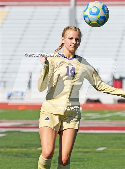 Thumbnail 2 in Salinas vs. Sacred Heart Prep (CIF CCS D4 Final) photogallery.