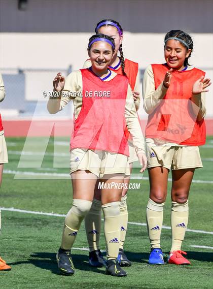 Thumbnail 1 in Salinas vs. Sacred Heart Prep (CIF CCS D4 Final) photogallery.