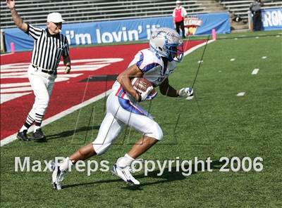 Thumbnail 2 in Byrnes (SC) vs. Archbishop Moeller (Ohio vs USA Challenge) photogallery.