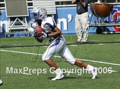 Thumbnail 2 in Byrnes (SC) vs. Archbishop Moeller (Ohio vs USA Challenge) photogallery.