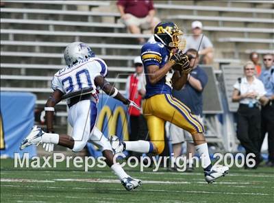 Thumbnail 2 in Byrnes (SC) vs. Archbishop Moeller (Ohio vs USA Challenge) photogallery.