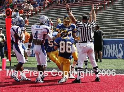 Thumbnail 1 in Byrnes (SC) vs. Archbishop Moeller (Ohio vs USA Challenge) photogallery.