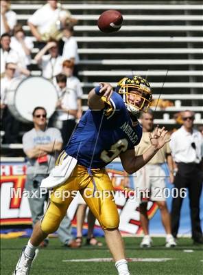 Thumbnail 2 in Byrnes (SC) vs. Archbishop Moeller (Ohio vs USA Challenge) photogallery.