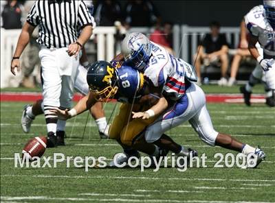 Thumbnail 1 in Byrnes (SC) vs. Archbishop Moeller (Ohio vs USA Challenge) photogallery.