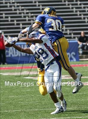 Thumbnail 1 in Byrnes (SC) vs. Archbishop Moeller (Ohio vs USA Challenge) photogallery.