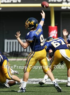 Thumbnail 2 in Byrnes (SC) vs. Archbishop Moeller (Ohio vs USA Challenge) photogallery.