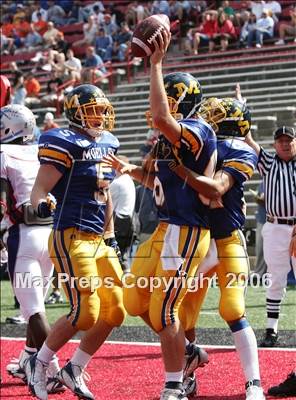 Thumbnail 3 in Byrnes (SC) vs. Archbishop Moeller (Ohio vs USA Challenge) photogallery.