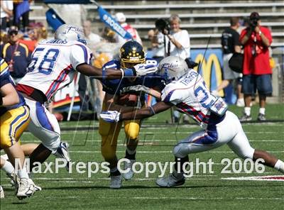 Thumbnail 3 in Byrnes (SC) vs. Archbishop Moeller (Ohio vs USA Challenge) photogallery.