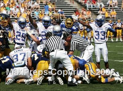 Thumbnail 3 in Byrnes (SC) vs. Archbishop Moeller (Ohio vs USA Challenge) photogallery.