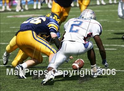 Thumbnail 1 in Byrnes (SC) vs. Archbishop Moeller (Ohio vs USA Challenge) photogallery.