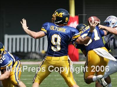 Thumbnail 3 in Byrnes (SC) vs. Archbishop Moeller (Ohio vs USA Challenge) photogallery.