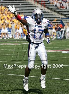 Thumbnail 2 in Byrnes (SC) vs. Archbishop Moeller (Ohio vs USA Challenge) photogallery.