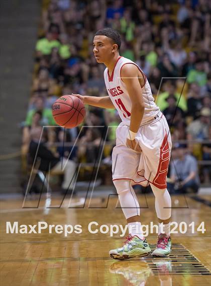 Thumbnail 2 in Overland vs. Denver East (CHSAA 5A Semifinal) photogallery.