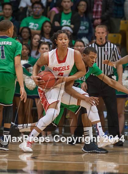 Thumbnail 2 in Overland vs. Denver East (CHSAA 5A Semifinal) photogallery.