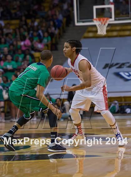 Thumbnail 2 in Overland vs. Denver East (CHSAA 5A Semifinal) photogallery.