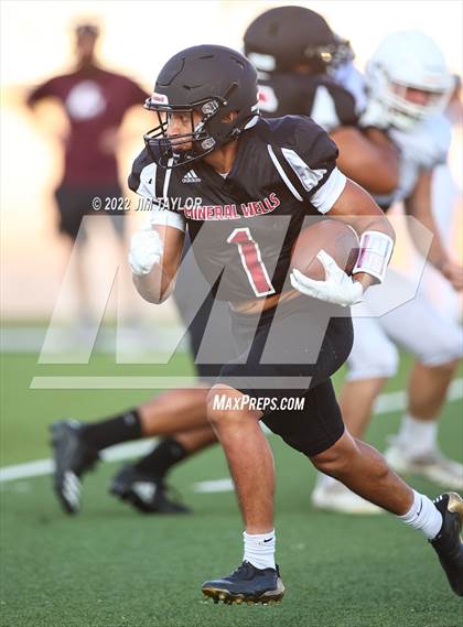Thumbnail 2 in Bridgeport @ Mineral Wells (scrimmage) photogallery.