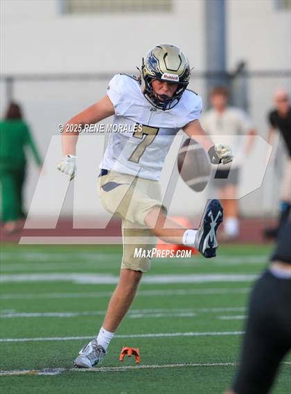 Thumbnail 2 in El Segundo vs South Pasadena photogallery.
