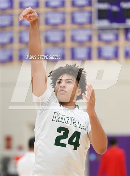 Thumbnail 3 in Clayton Valley Charter vs. Bishop Manogue (The Holiday Classic 2022) photogallery.