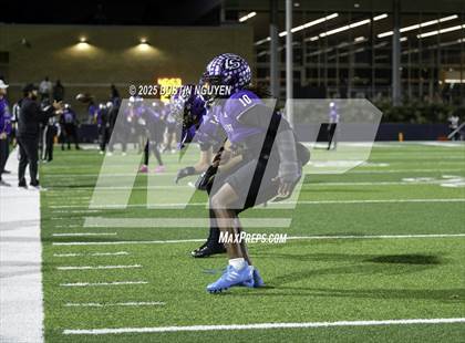 Thumbnail 1 in College Station vs. Port Arthur Memorial (UIL Football 5A D1 Regional Semifinal) photogallery.