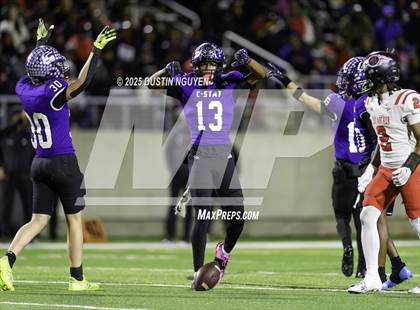 Thumbnail 1 in College Station vs. Port Arthur Memorial (UIL Football 5A D1 Regional Semifinal) photogallery.