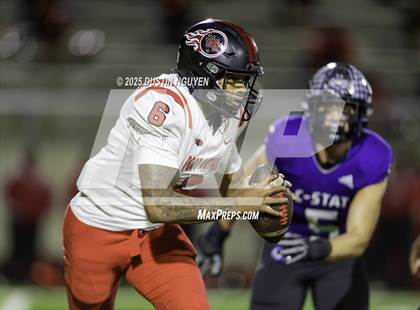 Thumbnail 3 in College Station vs. Port Arthur Memorial (UIL Football 5A D1 Regional Semifinal) photogallery.