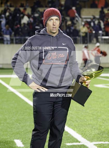 Thumbnail 1 in College Station vs. Port Arthur Memorial (UIL Football 5A D1 Regional Semifinal) photogallery.