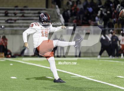 Thumbnail 2 in College Station vs. Port Arthur Memorial (UIL Football 5A D1 Regional Semifinal) photogallery.