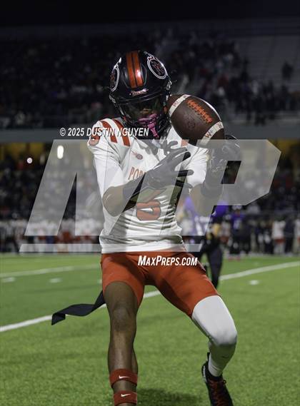 Thumbnail 2 in College Station vs. Port Arthur Memorial (UIL Football 5A D1 Regional Semifinal) photogallery.