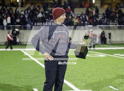 Thumbnail 2 in College Station vs. Port Arthur Memorial (UIL Football 5A D1 Regional Semifinal) photogallery.